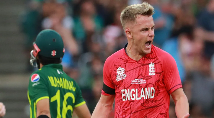 পাওয়ার প্লেতে রিজওয়ানকে হারাল পাকিস্তান