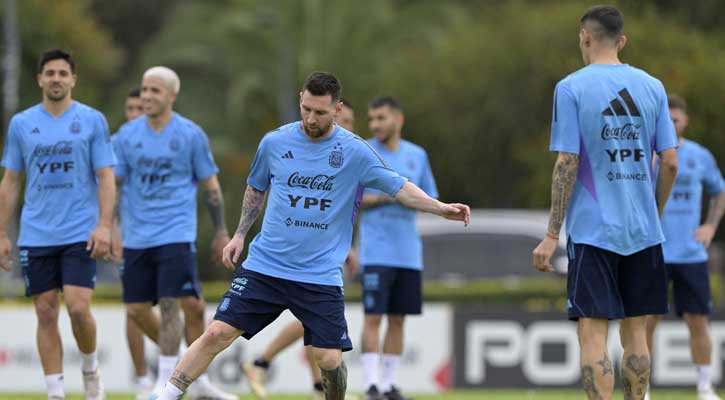 মাঠে নামছে মেসির আর্জেন্টিনা 