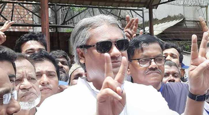 ভোট দিয়ে আরাফাত বললেন ‘নৌকার জয় সুনিশ্চিত’