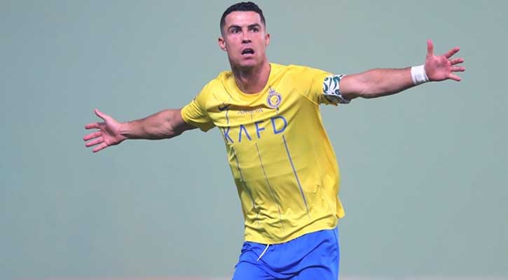 আটত্রিশেও অপ্রতিরোধ্য রোনালদো