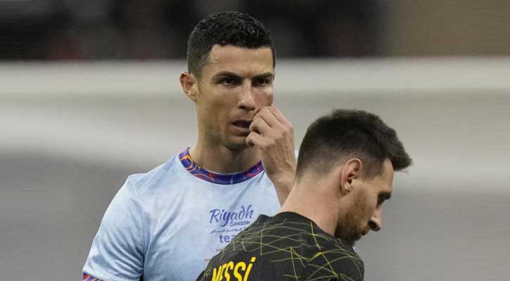 বর্ষসেরার তালিকায় রোনালদো, নেই মেসির নাম