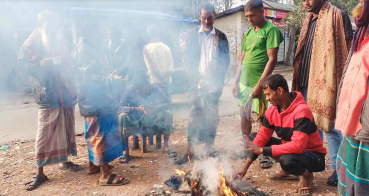 লক্ষ্মীপুরে জেঁকে বসেছে শীত, জনজীবন স্থবির 
