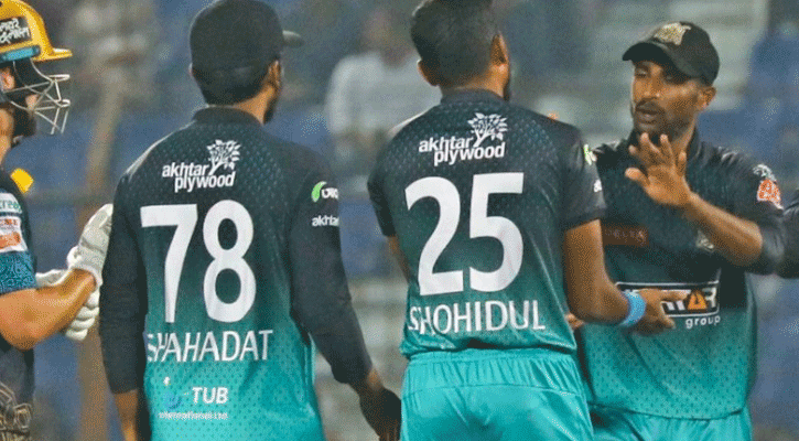 ঢাকাকে লজ্জায় ডুবিয়ে প্লে-অফের আশা বাঁচাল চট্টগ্রাম