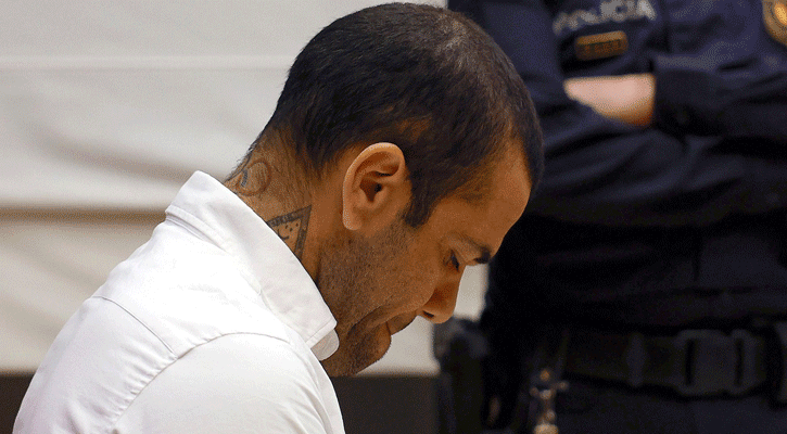 আলভেজের ক্ষতিপূরণের টাকা দিয়ে তোপের মুখে নেইমার