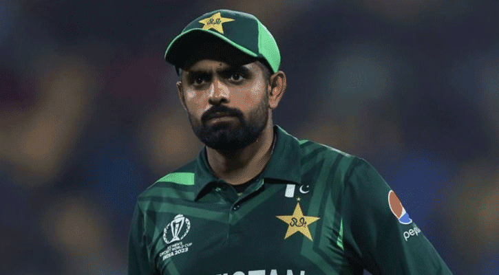 ম্যানেজমেন্টের যেই সিদ্ধান্ত এখনো মানতে পারছেন না বাবর