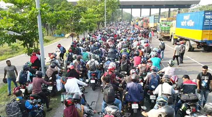মাওয়া টোলপ্লাজায় মানুষের ঢল, মোটরসাইকেলের লম্বা সারি