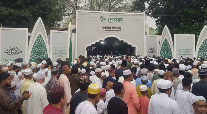 জাতীয় ঈদগাহে প্রধান ঈদ জামাতে মুসল্লিদের ঢল