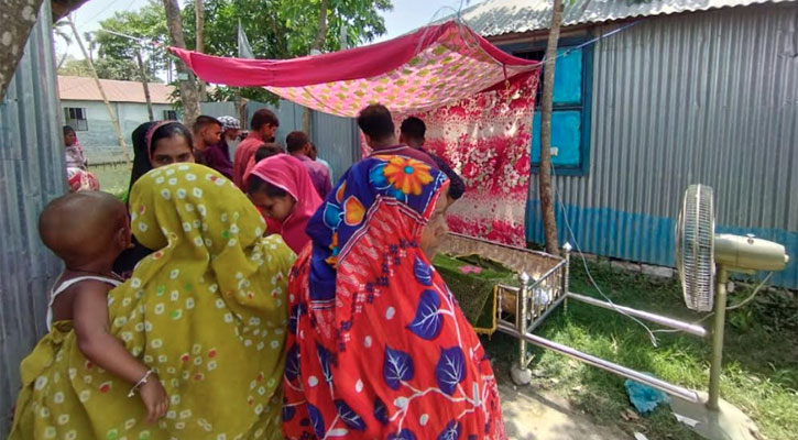 পাবনায় অ্যাম্বুলেন্স-অটোরিকশার সংঘর্ষে নিহত ২