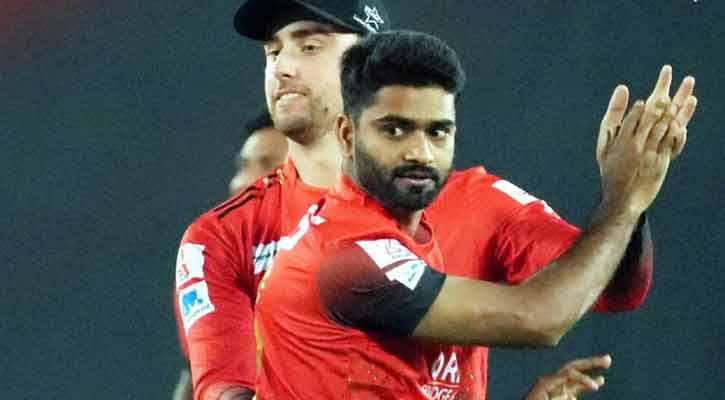 বিশ্বকাপ ভাবনায় না থাকলেও ‘নজরে’ আলিস