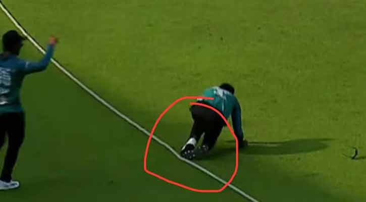 বিতর্কিত সেই আউটের ছবি দিয়ে মুশফিক লিখলেন, ‘মাশা আল্লাহ’