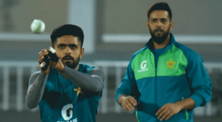 বাবরের সঙ্গে আমির ও তার সমস্যা নেই, বললেন ইমাদ