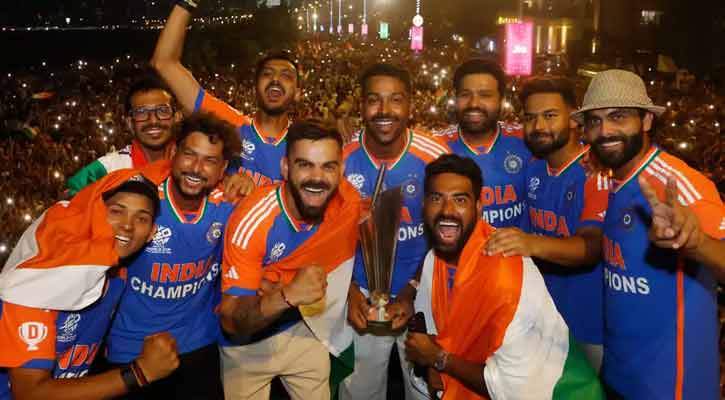 জনস্রোতে ভেসে যা বললেন রোহিত-কোহলি   