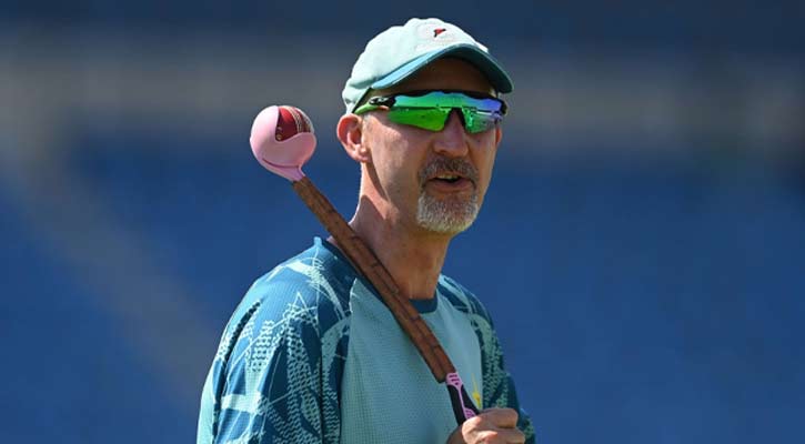 কোচ নিয়ে পাকিস্তানের তামাশা চলছেই, পদ ছাড়লেন গিলেস্পিও