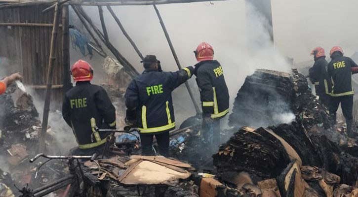 তিন ঘণ্টা পর হাজারীবাগের আগুন নিয়ন্ত্রণে