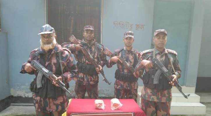 সাতক্ষীরার প্রায় ১৪ লাখ টাকার ভারতীয় ইয়াবা ও ঔষধ জব্দ