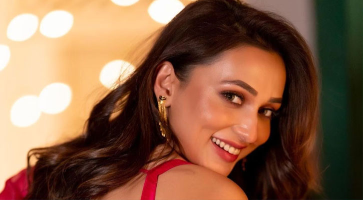 প্রেমে পড়েছেন মিমি?