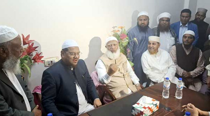 চরমোনাই পীরের সঙ্গে সাক্ষাৎ করলেন জামায়াতের আমির