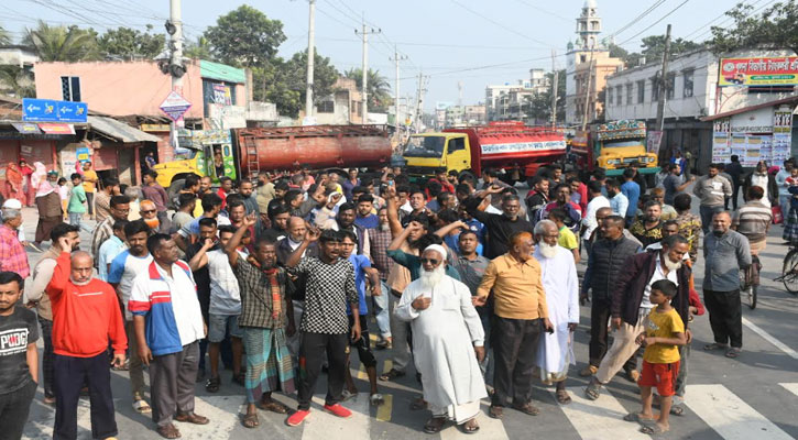 খুলনায় ট্যাংকলরি শ্রমিকদের দ্বিতীয় দিনের কর্মবিরতি, তেল সরবরাহ বন্ধ