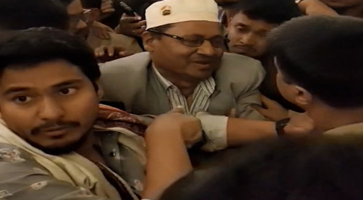 ছেলের বিয়ের অনুষ্ঠান থেকে আ.লীগ নেতা আটক