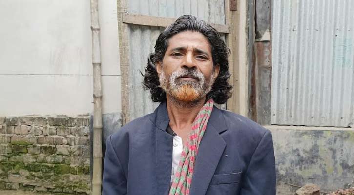 মাদারগঞ্জে নিখোঁজের ১৭ বছর পর বাড়ি ফিরলেন জুয়েল মিয়া