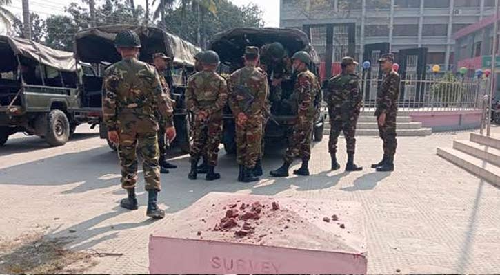 রাজশাহীতে বো’মা ফাটিয়ে হাট-বাজারের টেন্ডার লুট