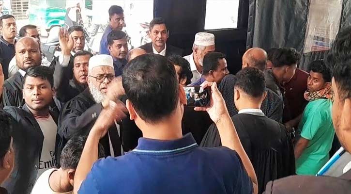 লক্ষ্মীপুরে হত্যা মামলায় আওয়ামীপন্থি ২ আইনজীবী কারাগারে 