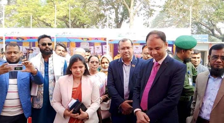 ‘এসো দেশ বদলাই, পৃথিবী বদলাই’ শীর্ষক তিনদিনব্যাপী বই মেলার উদ্বোধন 