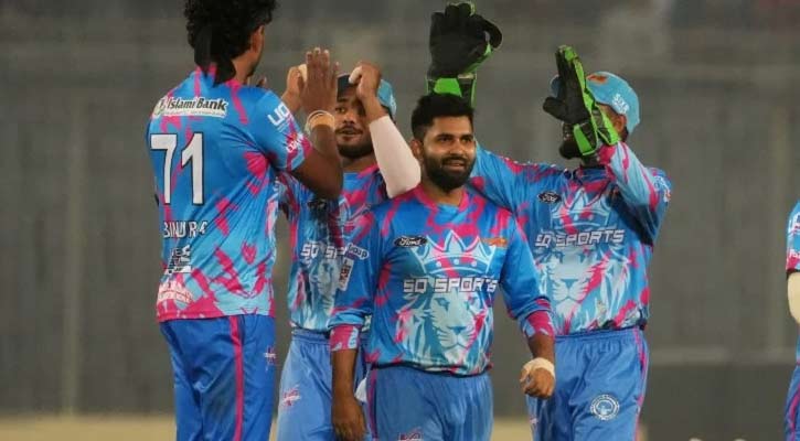 আলিসের ব্যাটে শেষ বলে খুলনাকে হারাল চট্টগ্রাম