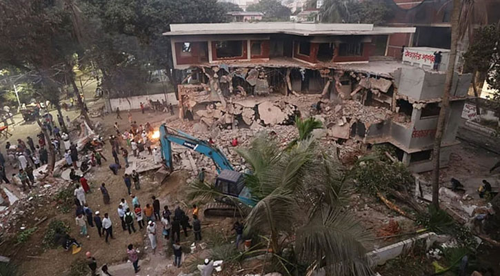 শেখ হাসিনার উসকানিমূলক বক্তব্যের কারণেই ৩২ নম্বরের বাড়ি ভাঙচুর