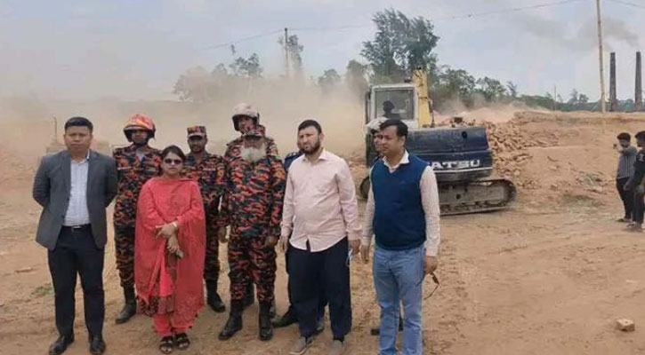 সুবর্ণচরে তিনটি অবৈধ ইটভাটা গুঁড়িয়ে দিয়েছে প্রশাসন, ৫ লাখ টাকা জরিমানা 