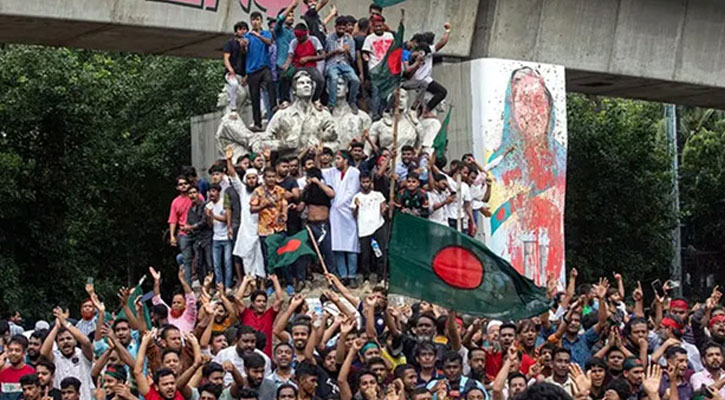 জুলাই শহীদ পরিবার পাবে ৩০ লাখ, যোদ্ধারা পাবেন মাসিক ভাতা