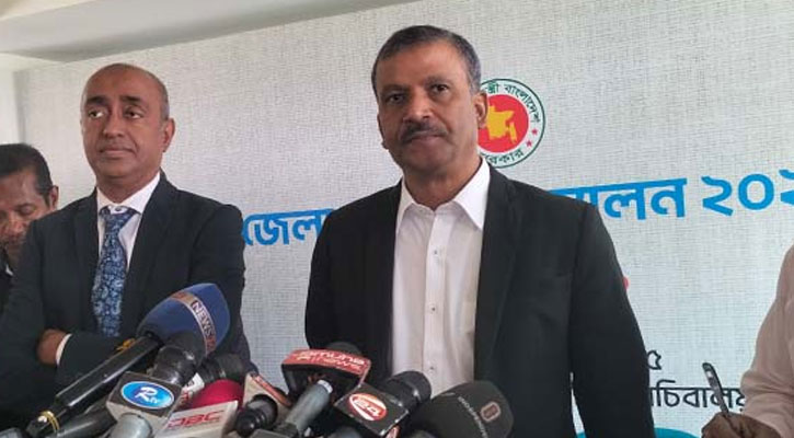 ডিসিদের সংবিধান ও আইন অনুযায়ী চলার নির্দেশ দেয়া হয়েছে