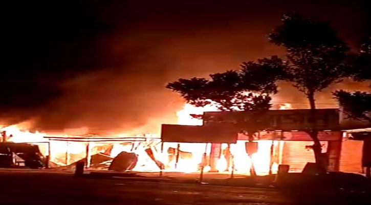 উজিরপুরে জয়শ্রী বাজারে ভয়াবহ অগ্নিকাণ্ড