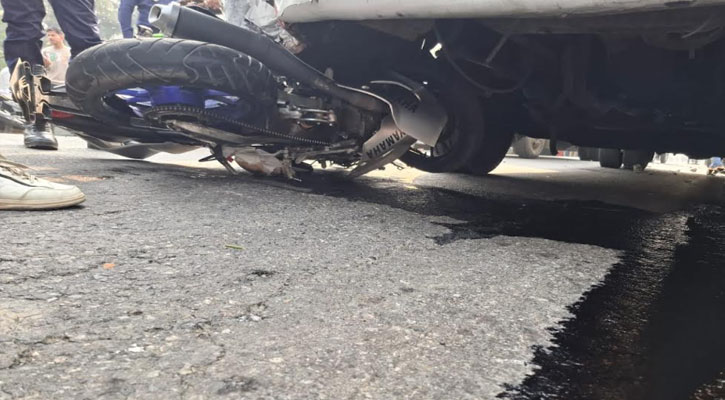 বরিশালে বাস চাঁপায় মোটরসাইকেল আরোহী নিহত