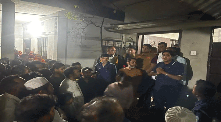 নোয়াখালীতে ঘরে ঢুকে নারীকে কুপিয়ে হত্যা