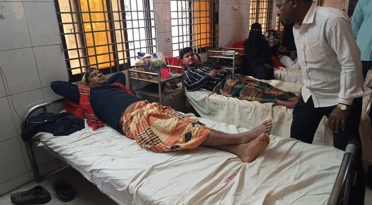 ইউপি সদস্যের বালু উত্তোলনের ভিডিও করায় সাংবাদিককে হেনস্তা