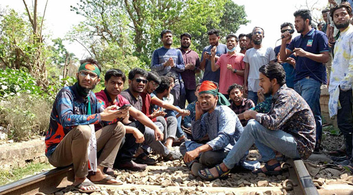 রাজশাহীর সঙ্গে সারাদেশের রেল যোগাযোগ বন্ধ