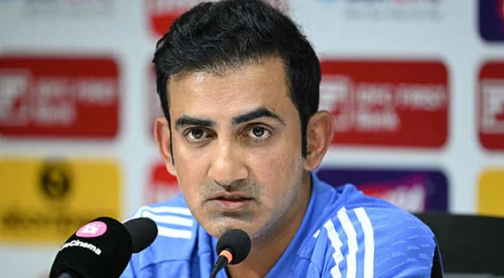 বাড়তি সুবিধা নিয়ে প্রশ্ন করায় ক্ষেপলেন গম্ভীর