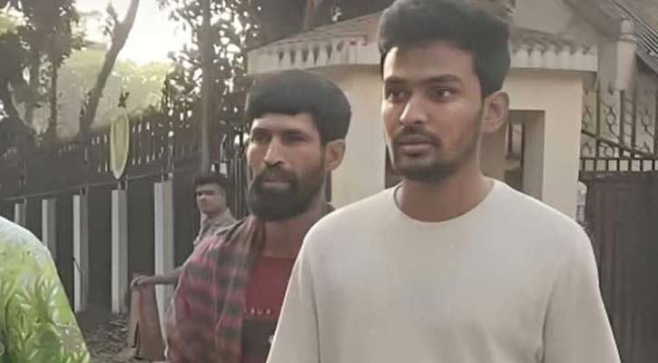 পল্টনে আটক সেই ব্যক্তিকে ছাড়ালেন উপদেষ্টা আসিফ মাহমুদ