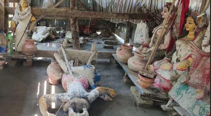 পিরোজপুরে আ.লীগ নেতার বিরুদ্ধে মন্দির ভাংচুরের অভিযোগে মামলা 