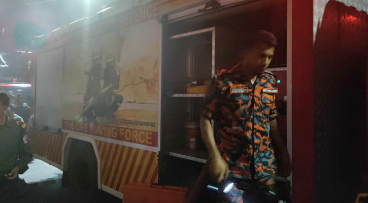 রাজধানীর পল্লবীতে ভবনে আগুন, বৃদ্ধার মৃত্যু