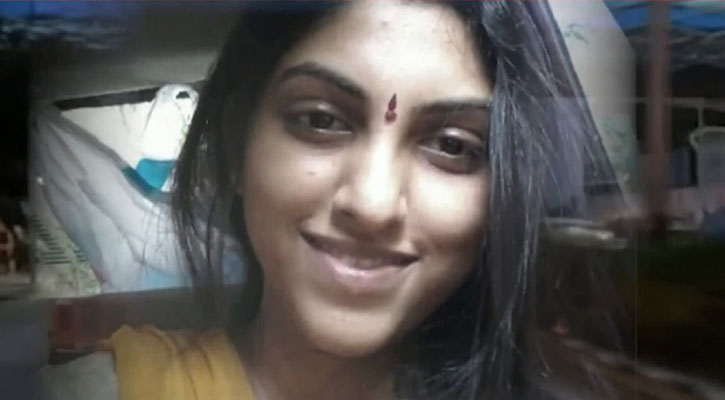 অভিনেত্রীকে ম্যানহোলে ফেলে সিমেন্ট দিয়ে ঢালাই করে হত্যা