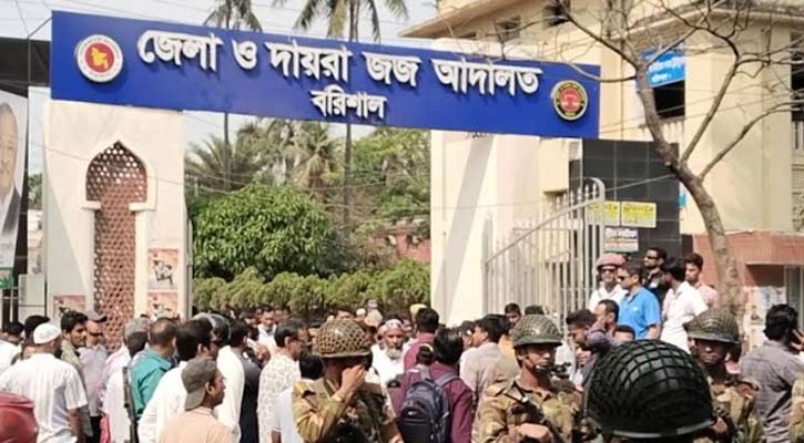 বরিশালে সাংবাদিকদের ওপর হামলা, ছাত্রদল নেতাসহ ২২ জনের বিরুদ্ধে মামলা