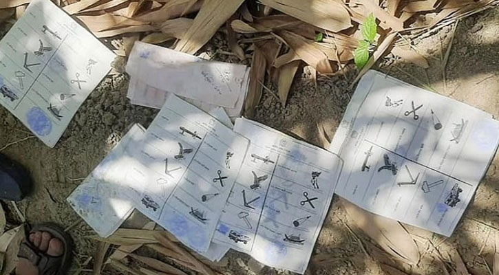 নাটোরে ডিসি বাংলো থেকে সিলমারা শতবস্তা ব্যালট উদ্ধার