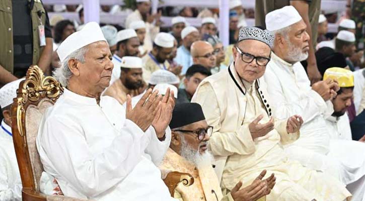 ১৭ বছর পর জাতীয় ঈদগাহে নামাজ আদায় সরকারপ্রধানের