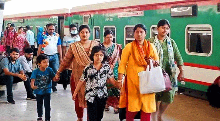 ঈদের ছুটি শেষে স্বস্তিতে রাজধানীতে ফিরছে মানুষ