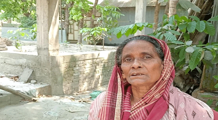 মিথ্যা মামলা দিয়ে ঘরের নির্মাণকাজ বন্ধ, ১০ লক্ষ টাকা চাঁদা দাবি