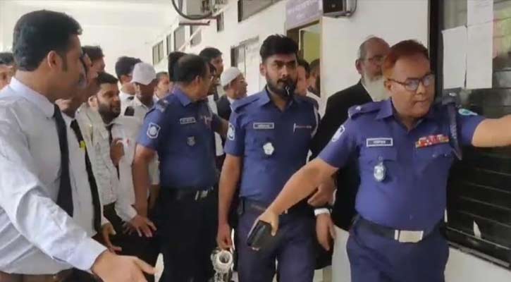 শিক্ষার্থীদের ওপর হামলার ঘটনায় কুমিল্লার ৬ আইনজীবী কারাগারে 