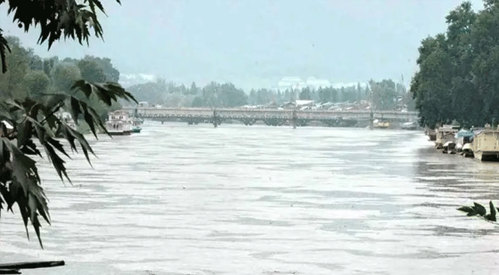 সিন্ধুর পানি ছেড়ে দিয়েছে ভারত, বন্যার কবলে পাকিস্তান নিয়ন্ত্রিত কাশ্মীর