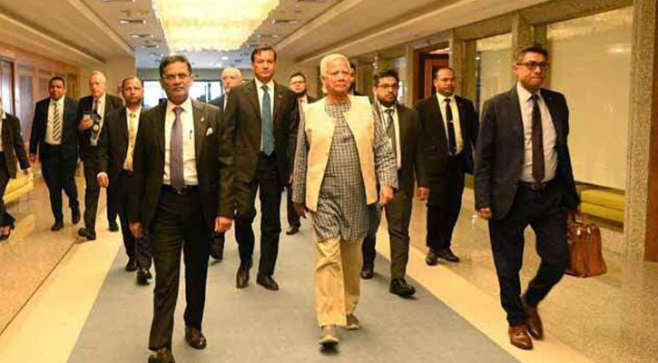 রোম থেকে ঢাকার পথে প্রধান উপদেষ্টা